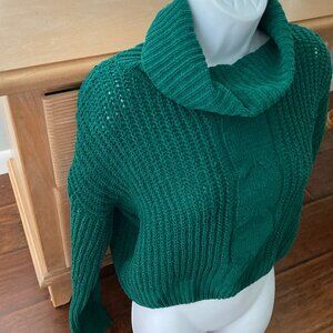 Almost Famous Emerald Green Chunky  Cable Knit Turtleneck Cropped Sweater Medium